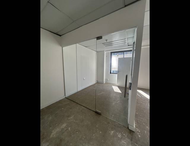 695M² BUILDING TO LET IN CAPE TOWN CITY CENTRE
